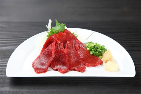 盯惊心动魄马肉库|《马肉》